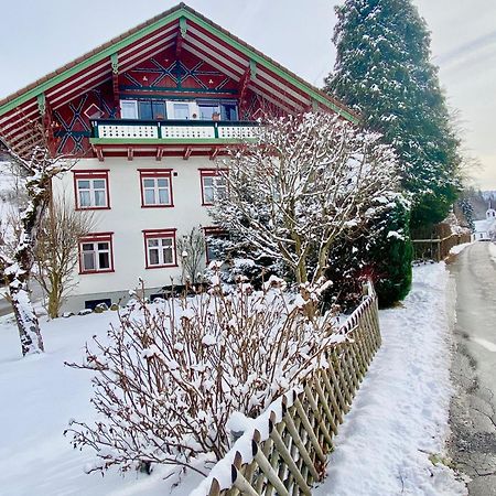 Ferienwohnung Resl - Geschmackvoll Renoviert & Zentral Im Historischen Schindelhaus Oberstaufen Exteriér fotografie