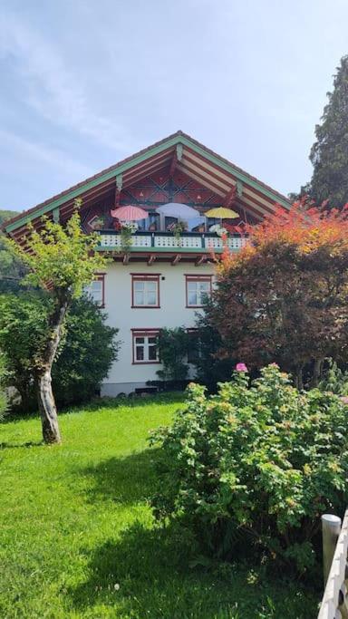 Ferienwohnung Resl - Geschmackvoll Renoviert & Zentral Im Historischen Schindelhaus Oberstaufen Exteriér fotografie